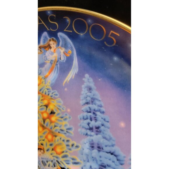 Vintage Avon Porcelain Collector's Plate "Angel Lights" - Picture 7 of 10